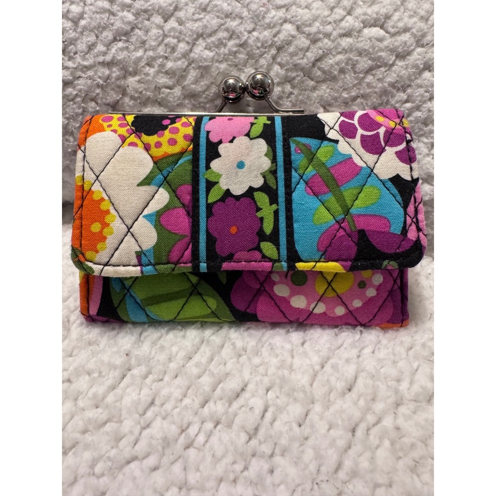 Vera Bradley Sun Valley Quilted Cotton Kisslock Tri-Fold Wallet Floral NWOT - Picture 2 of 9